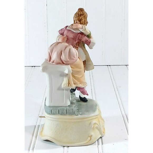 Vtg Lefton Music Box “A Time For Us" Young Couple On A Park Bench Figuri… - Picture 10 of 12